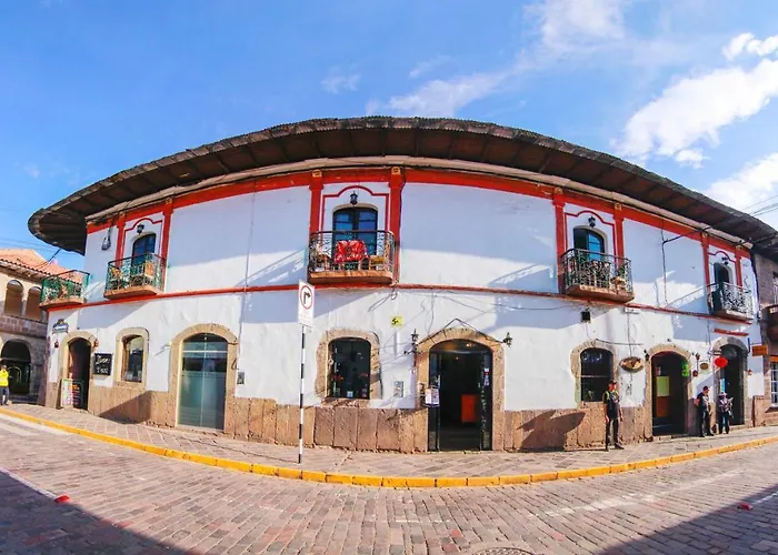 The Grassshopper Plaza De Armas