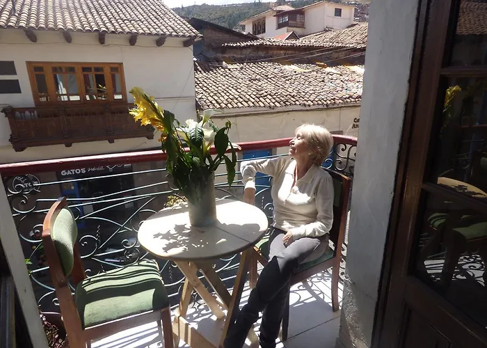 The Grassshopper Plaza De Armas * Cusco